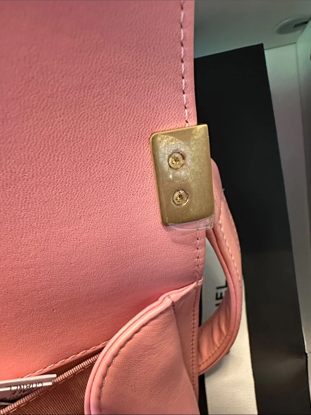 CHANEL Boy Bag 💕 Stunning pink & ivory chevron tweed with gold-tone hardware. A+